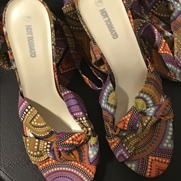 Hot Tomato Women’s Strappy Heel Sandals - Picture 4 of 10